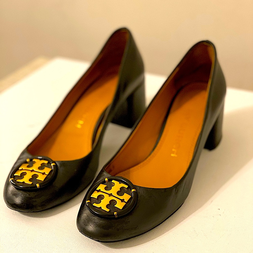 Tory Burch black leather pumps, Authentic Tory sexy comfortable heels pumps.7.5M